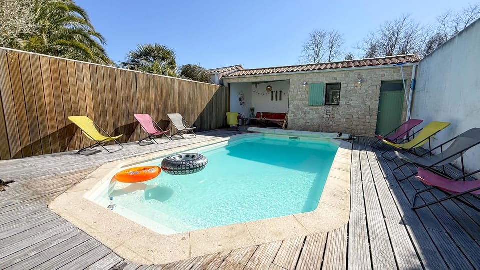 Patio, Pool view, Swimming pool, sunbed