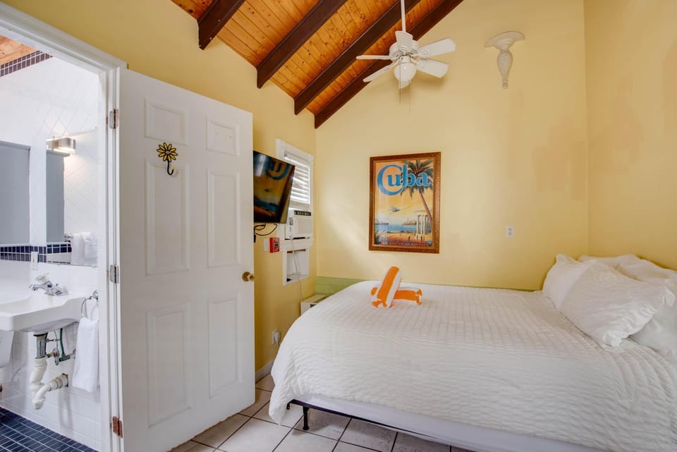 Claude Monet Suite Apartment in Key West