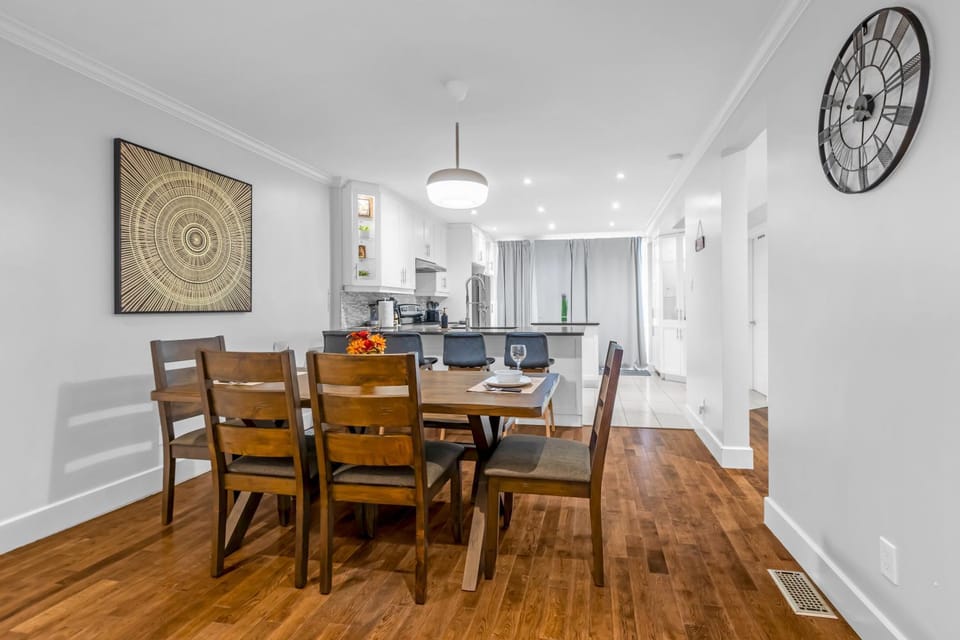 Seating area, Dining area