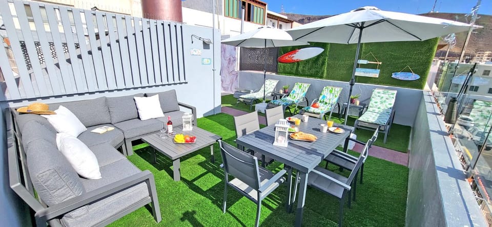 Day, Balcony/Terrace, Seating area, Dining area