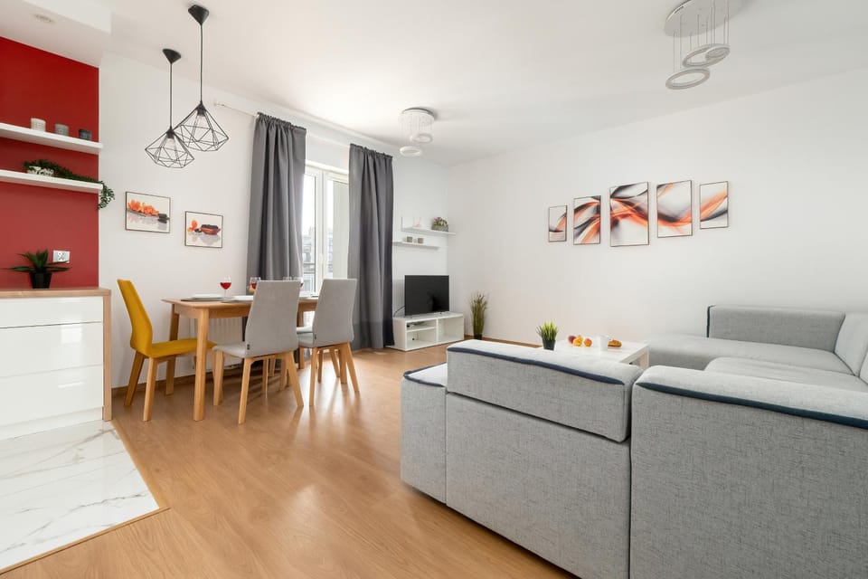 TV and multimedia, Kitchen or kitchenette, Living room, Seating area, Dining area