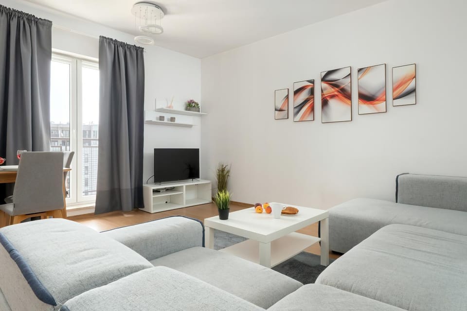 TV and multimedia, Living room, Photo of the whole room, Seating area, Evening entertainment