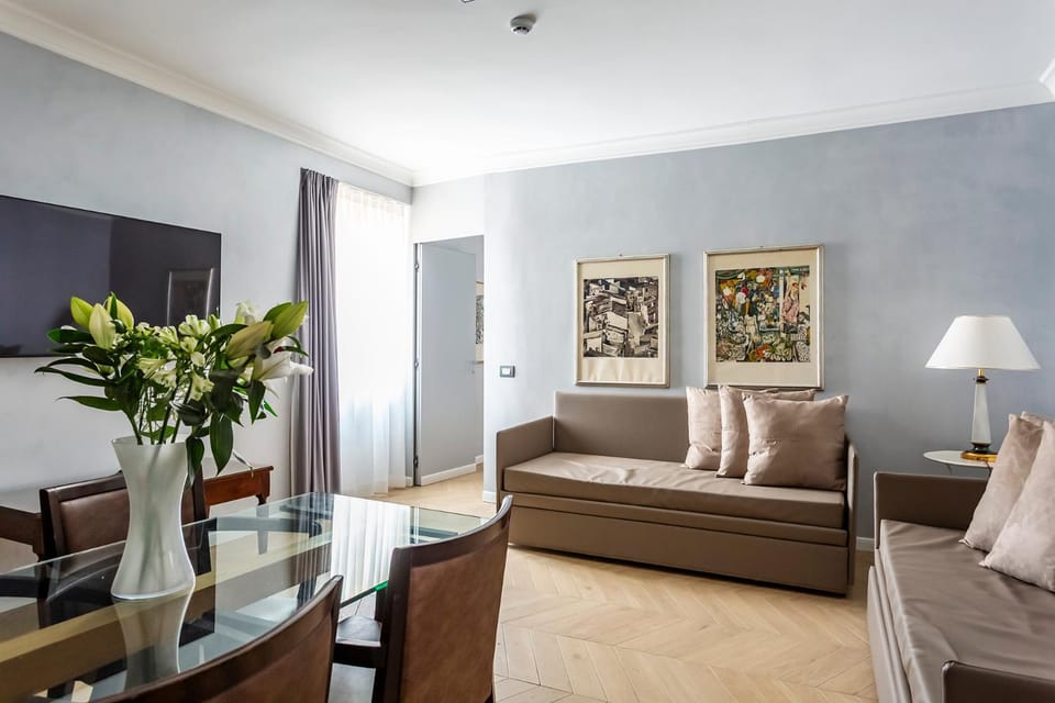 TV and multimedia, Living room, Dining area, Dinner