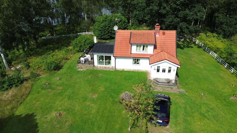Property building, Natural landscape, Bird's eye view, Garden, Garden view