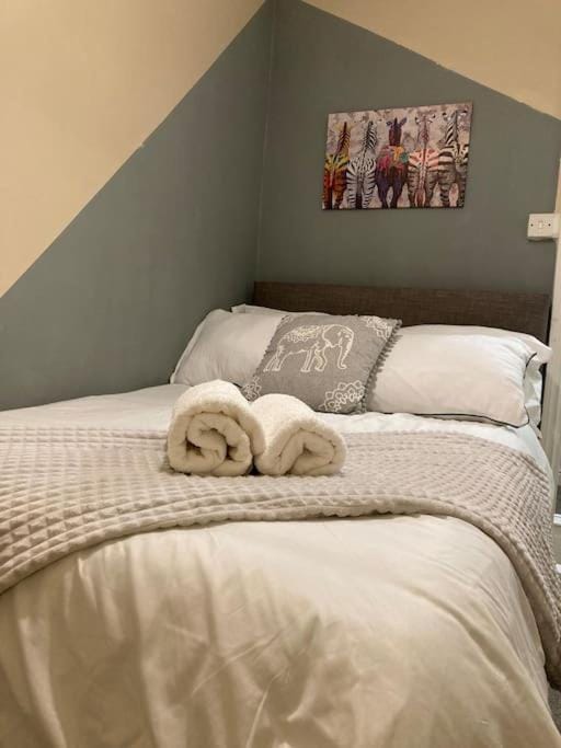 Contractors, Gloucester, LongTerm Bookings Wifi SmartTV House in Gloucester