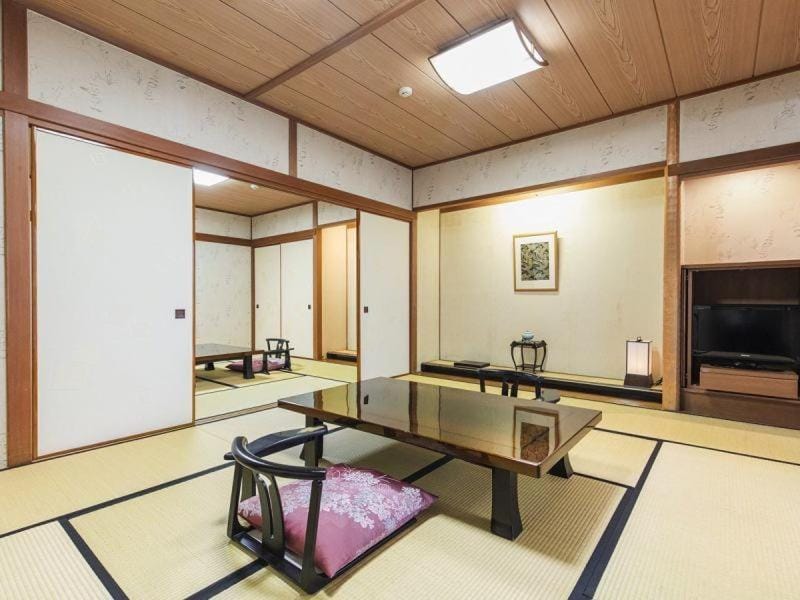 Yufuin Kotobuki Hananosho Ryokan in Japan