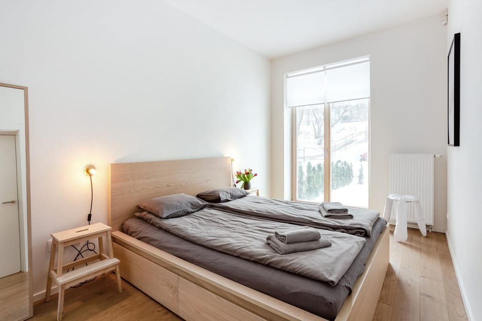 Bed, Photo of the whole room, Bedroom, towels