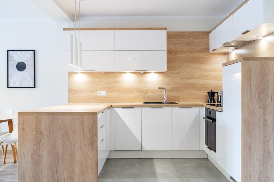 Coffee/tea facilities, Kitchen or kitchenette, dishwasher, oven, stove