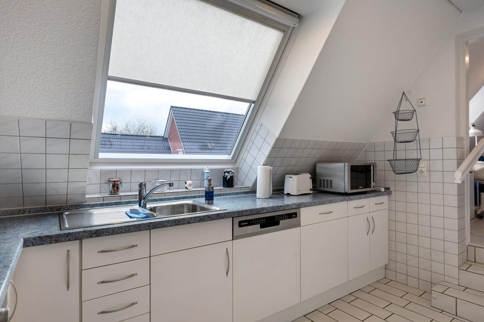 Property building, Kitchen or kitchenette, Living room