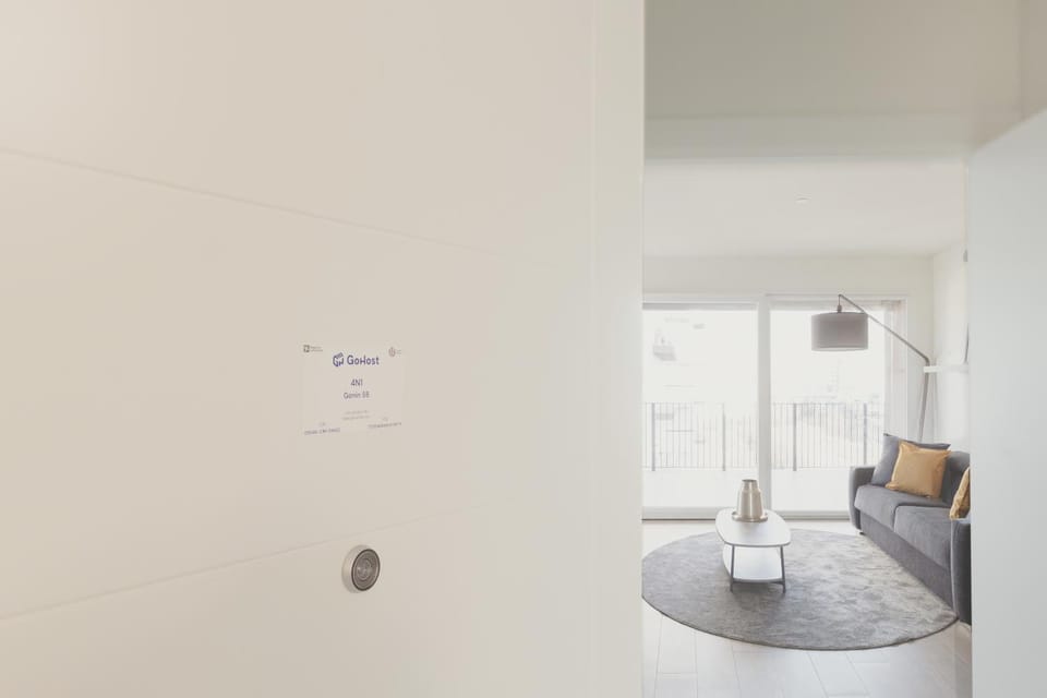 Day, Living room, Seating area