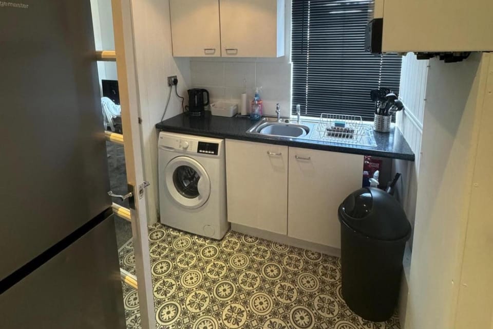 Simonside Apartment - Sleeps 6 - Pets Ok - Parking Apartment in Newcastle upon Tyne