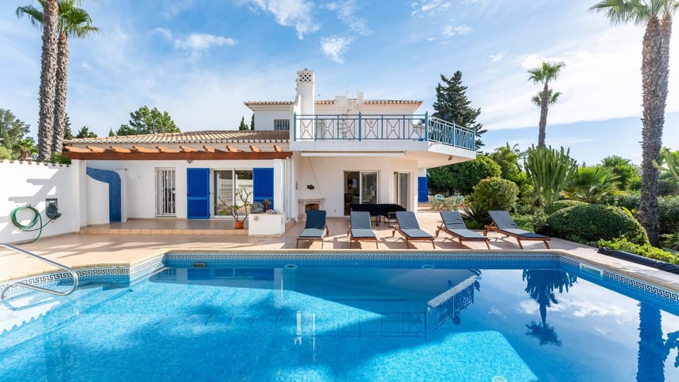 Property building, Patio, Garden, Pool view, Swimming pool, sunbed