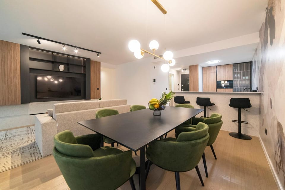 Kitchen or kitchenette, Living room, Dining area