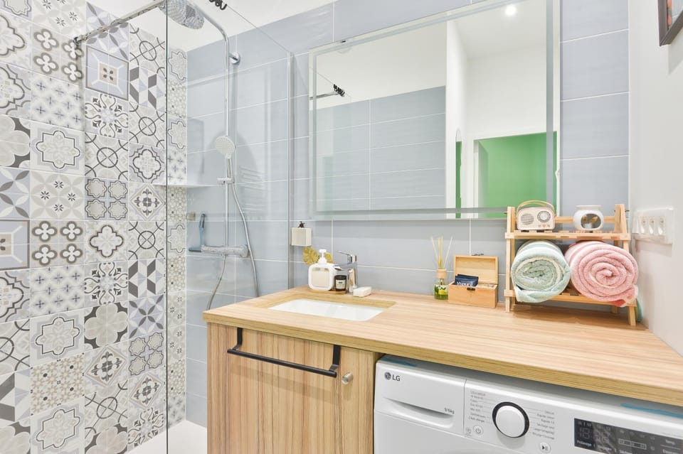 Shower, Bathroom