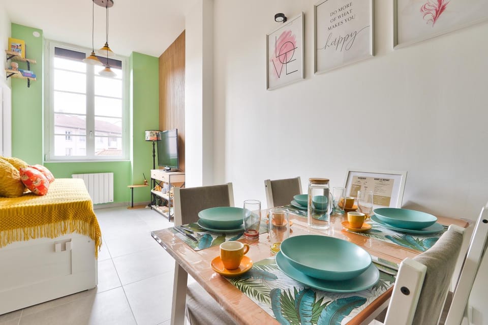 Living room, Dining area