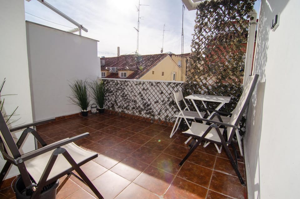 For You Rentals temporal y Bonito ático con terraza VAL375 Apartment in Centro