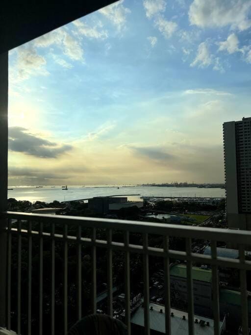 Casa Cintores Condo near PICC with FREE parking Apartment in Pasay