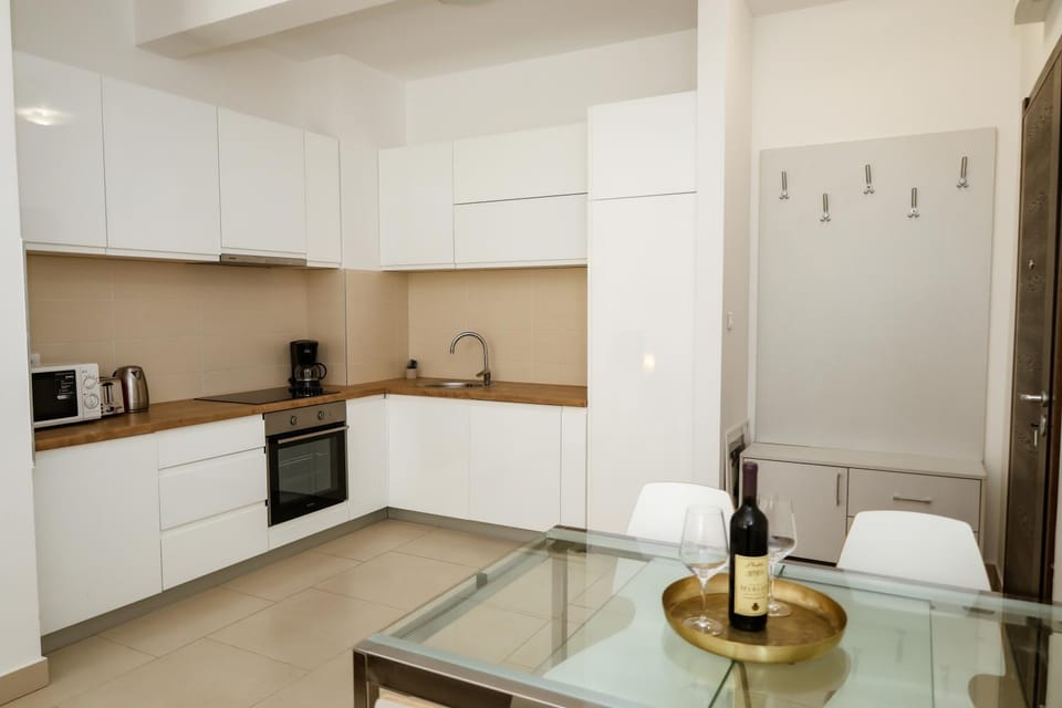 Coffee/tea facilities, Kitchen or kitchenette, oven, toaster
