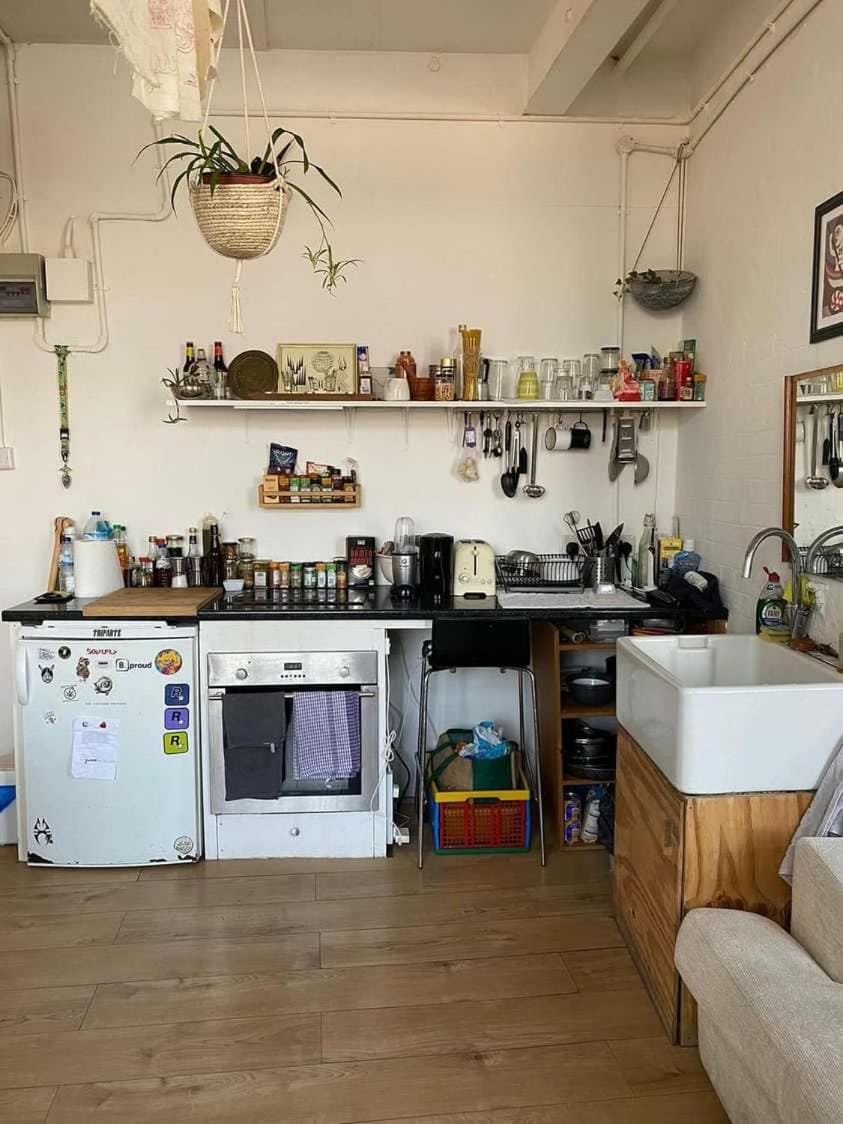 Kitchen or kitchenette, oven, stove