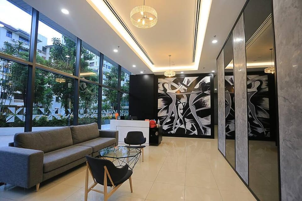 Navy Studio at Tropicana 218 at Central Location & Food Hunt Friendly Apartment in George Town