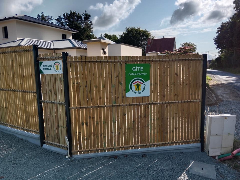 Ty Govel House in Étables-sur-Mer