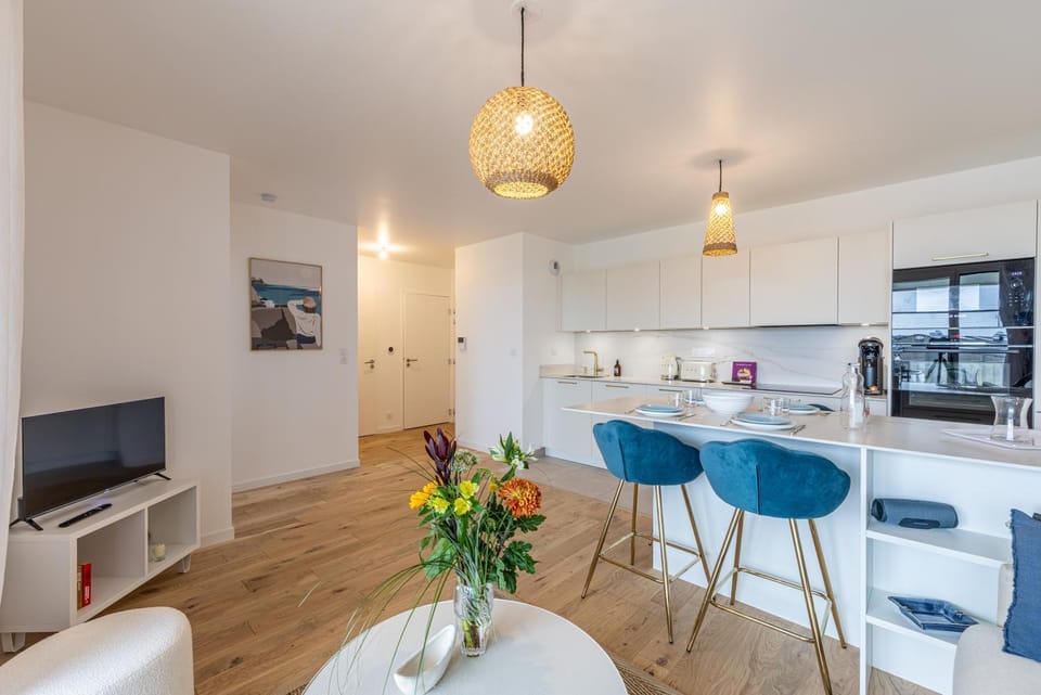 Kitchen or kitchenette, Living room, Dining area