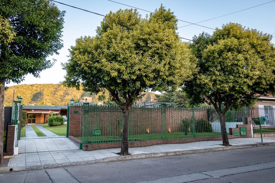 Neighbourhood, Garden