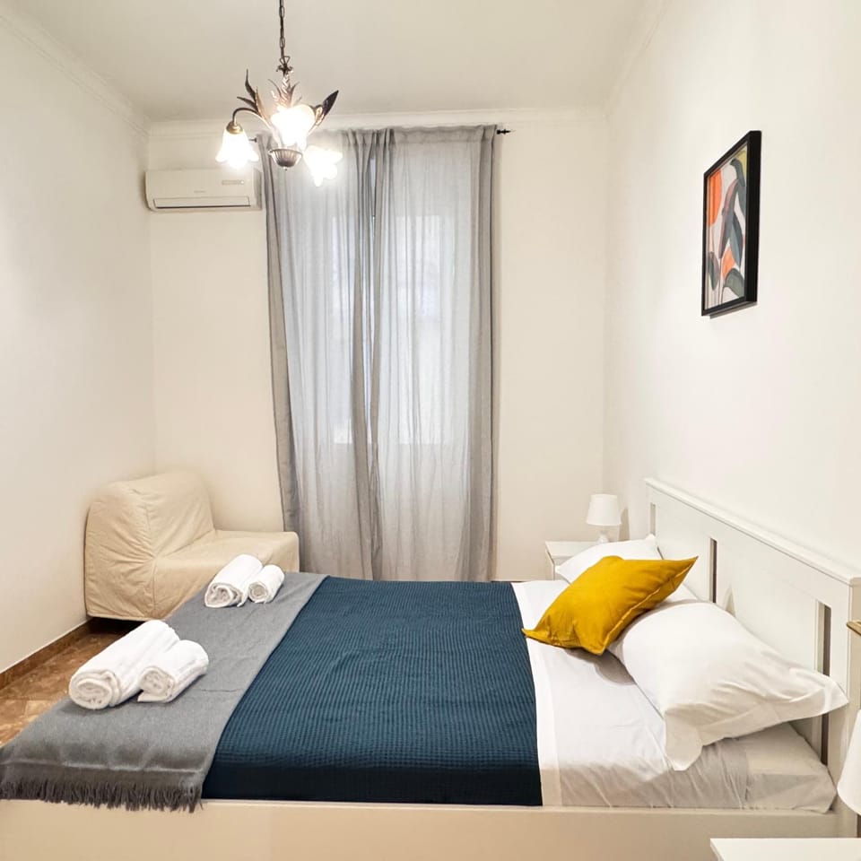 Bed, Bedroom, internet, wardrobe, air conditioner