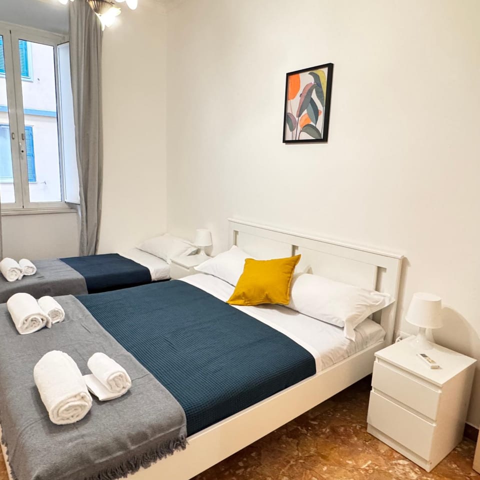 Bed, Bedroom, wardrobe, air conditioner