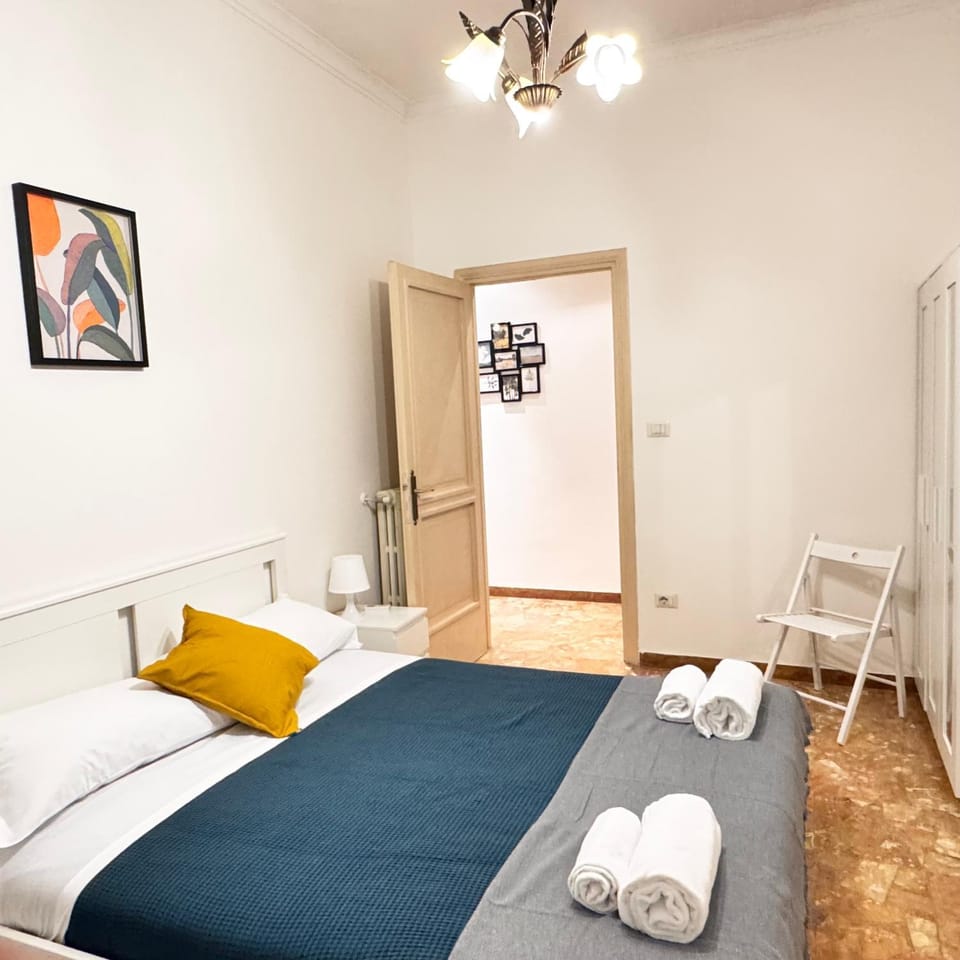 Bed, Bedroom, internet, wardrobe, air conditioner