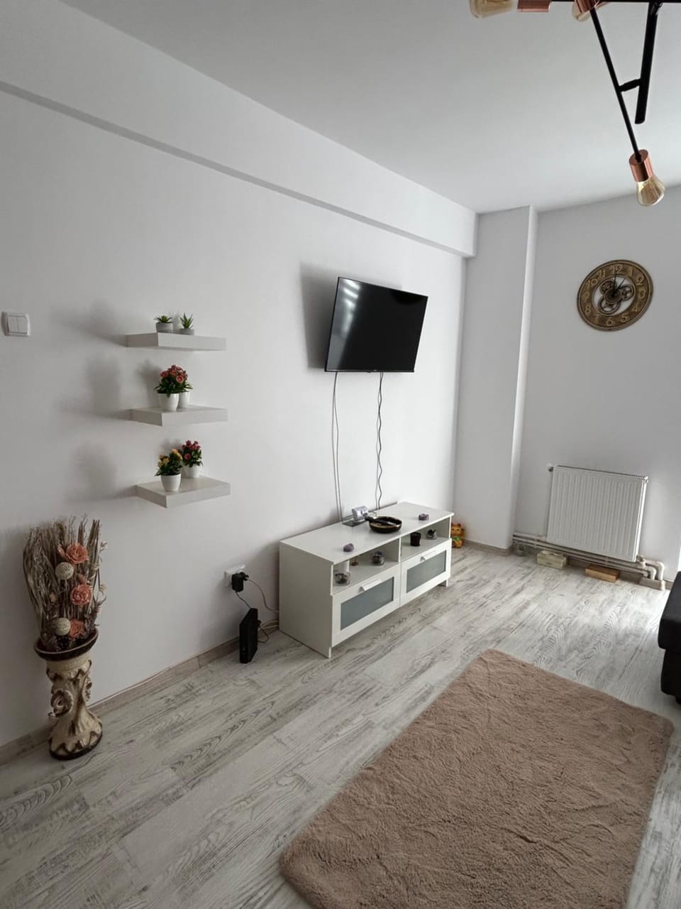 Communal lounge/ TV room, TV and multimedia, Living room