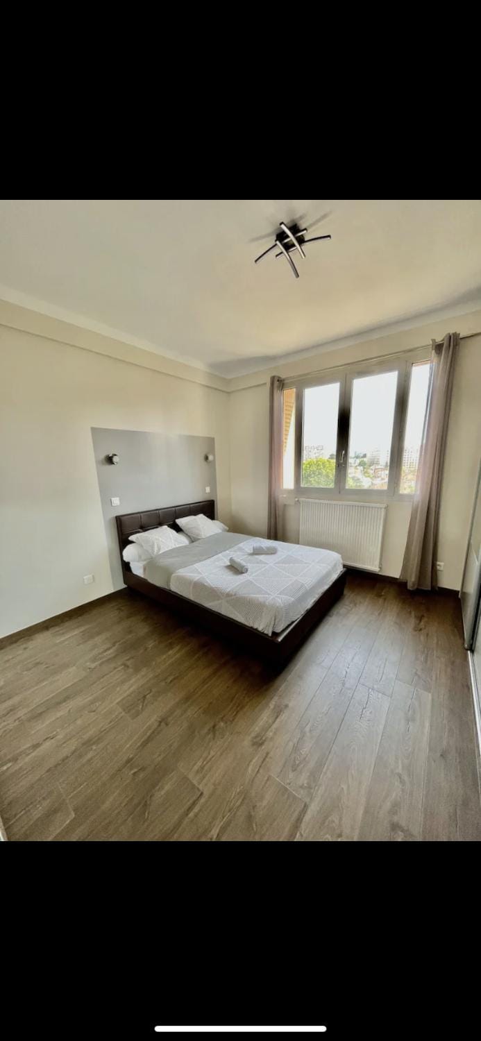 Appartement face velodrome Apartment in Marseille