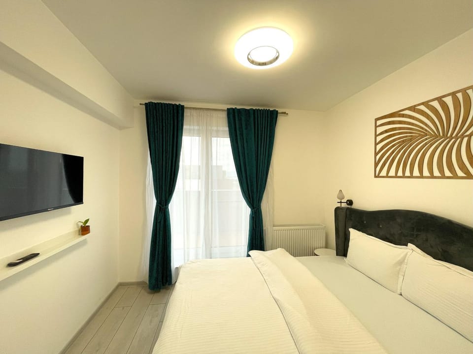 Bed, TV and multimedia, Photo of the whole room, Bedroom, heating, internet