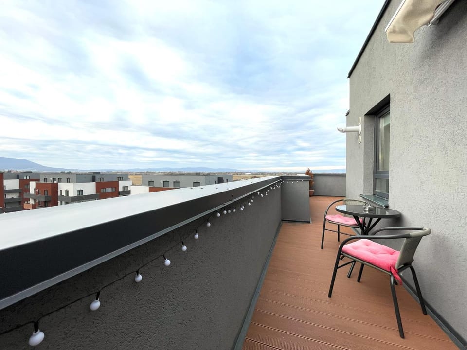 Patio, Day, View (from property/room), Balcony/Terrace, Living room, Seating area, furniture