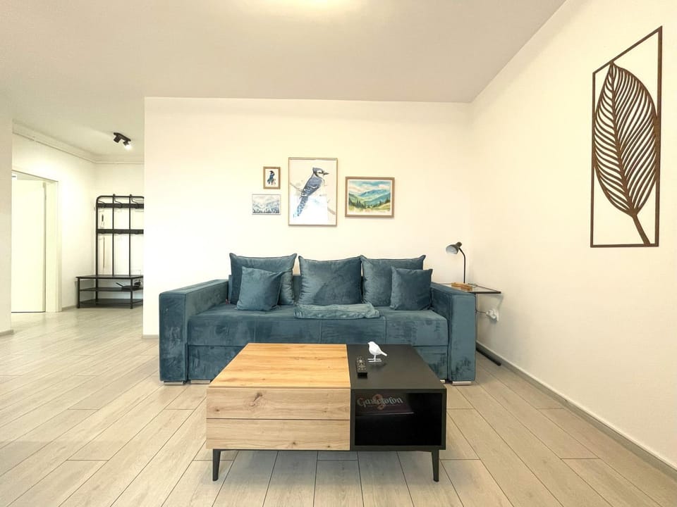 Living room, Decorative detail, Seating area, heating, internet