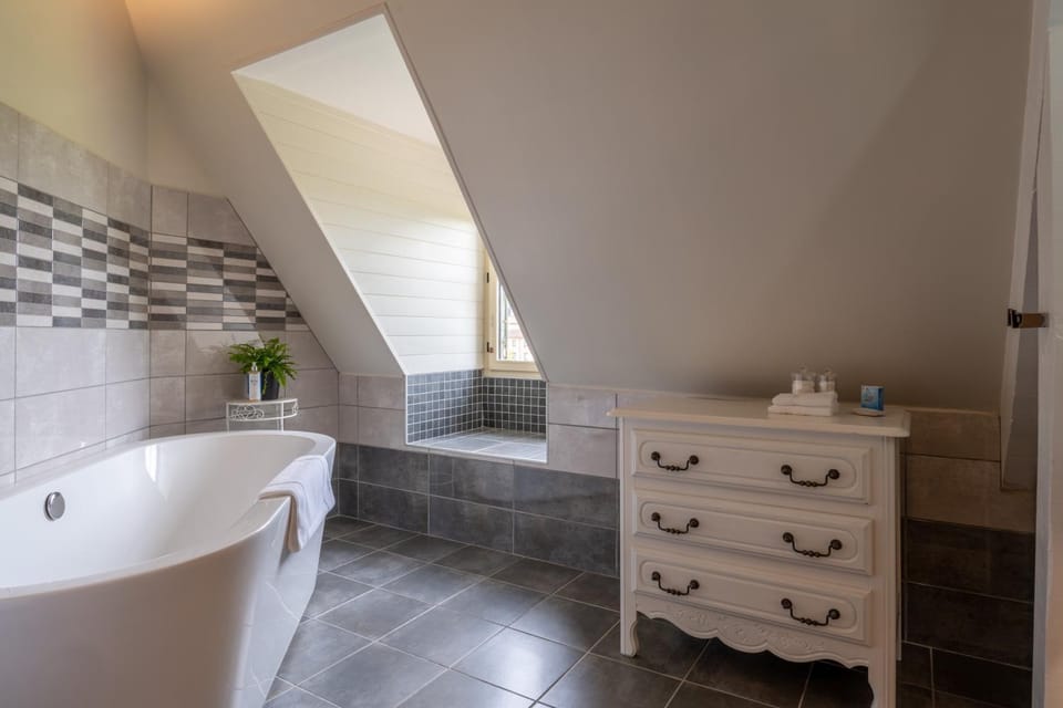 Bathroom, Bath
