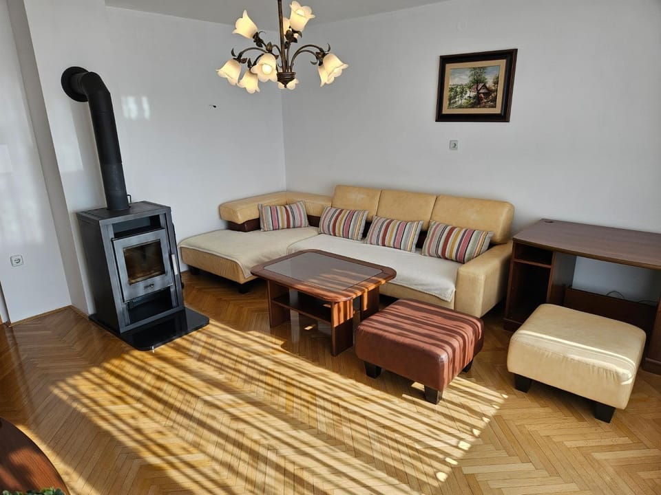Living room, Seating area, fireplace