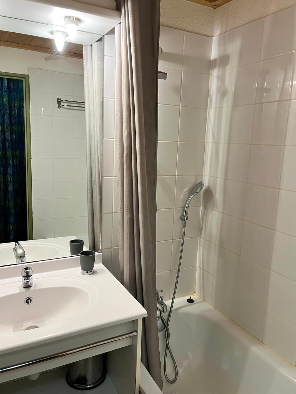 Bathroom, Bath