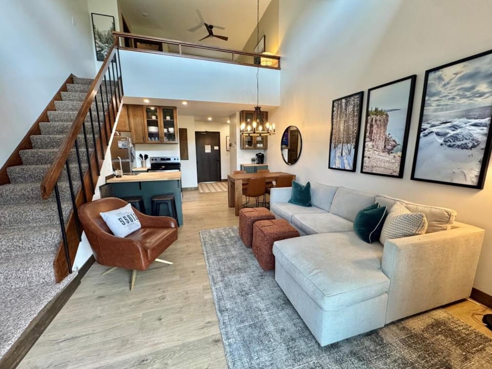Lutsen Mtn Condo, Ski in Ski out, Pool, Hot Tub, Fitness House in Lutsen