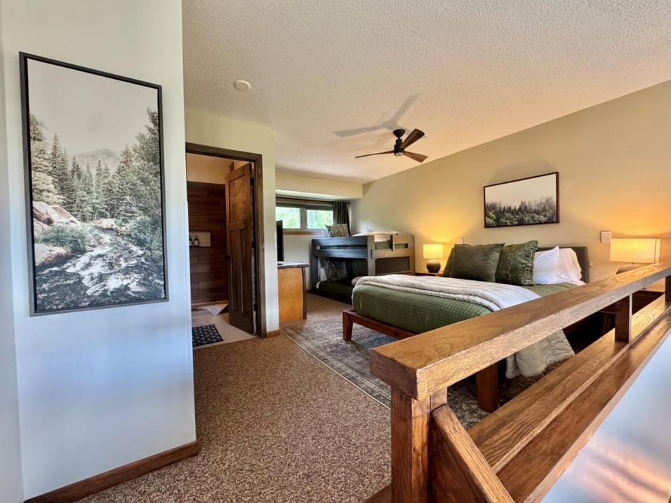 Lutsen Mtn Condo, Ski in Ski out, Pool, Hot Tub, Fitness House in Lutsen
