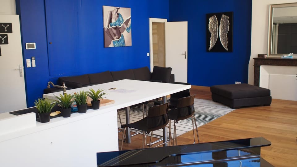 Living room, Dining area