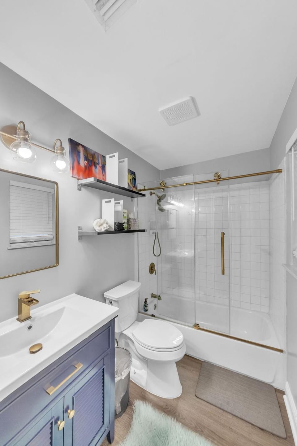 Comfy Apt 4 in Historic Museum District Duplex Apartment in Houston