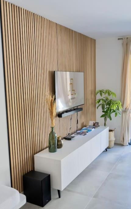 Communal lounge/ TV room, TV and multimedia