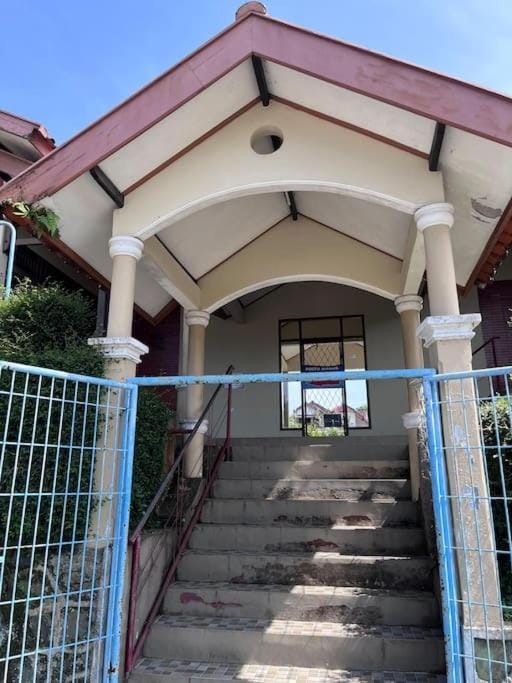 Facade/entrance, Swimming pool