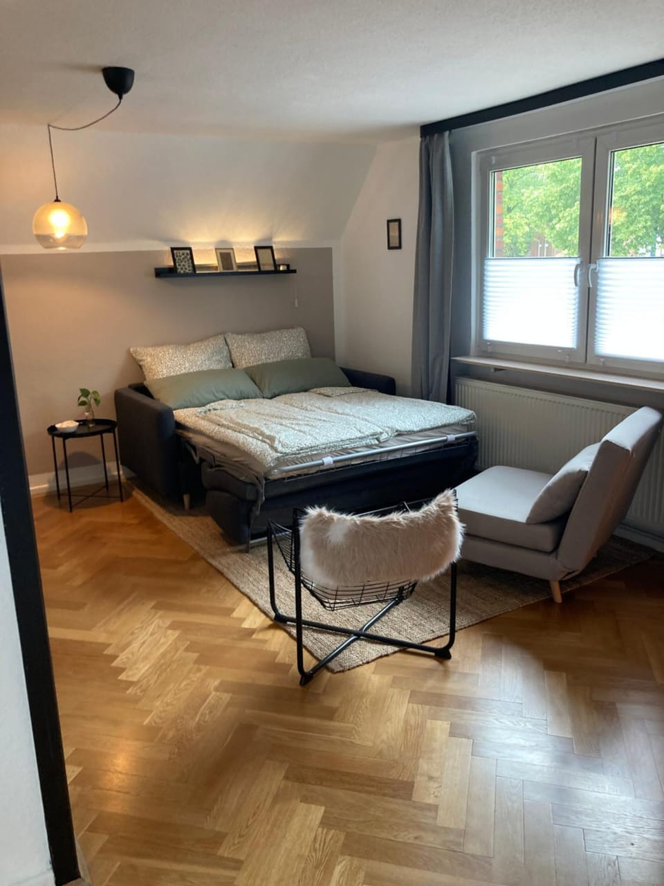 Bed, Living room