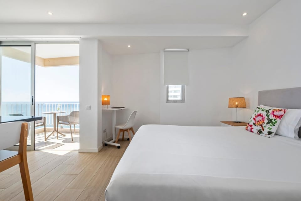Step To The Sea 5, by Pausa Holiday Rentals Apartment in Funchal