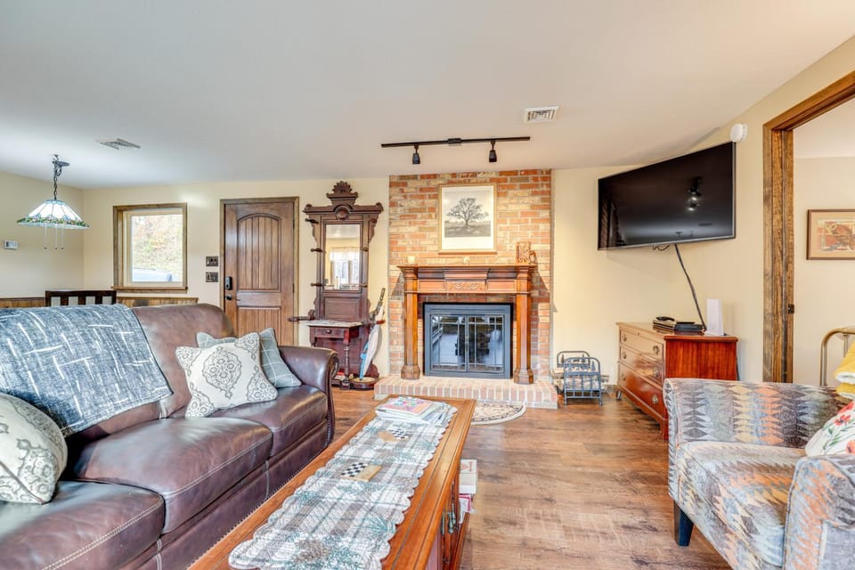 Finger Lakes Retreat: Cohocton Cabin on 25 Acres! Cabin in Finger Lakes