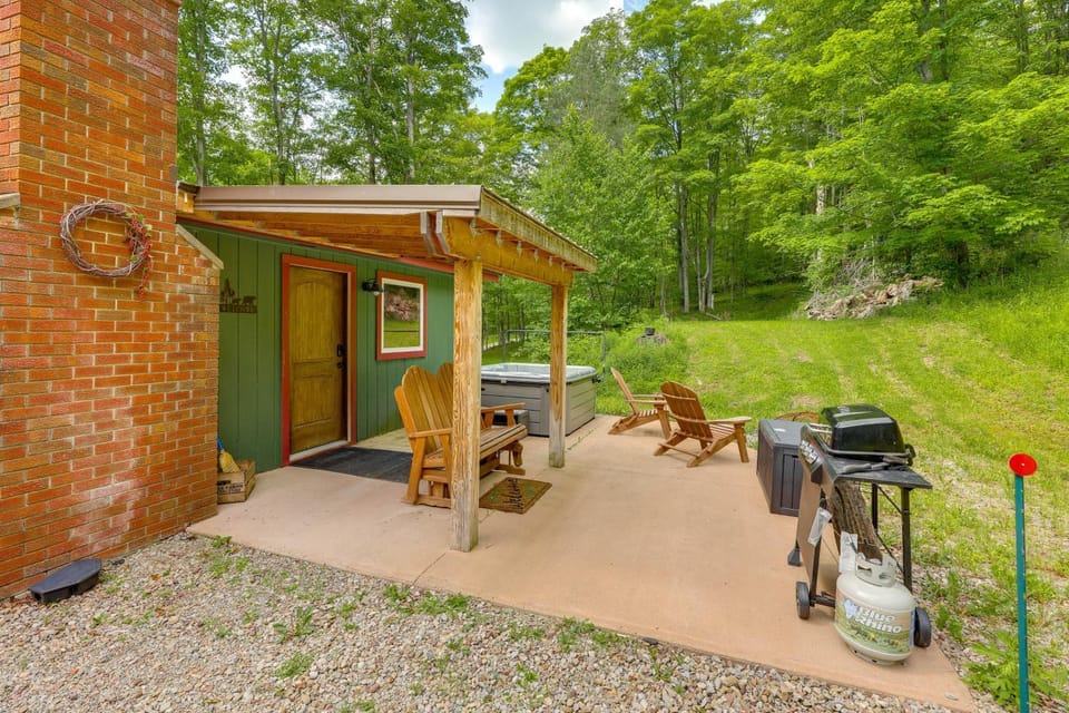 Finger Lakes Retreat: Cohocton Cabin on 25 Acres! Cabin in Finger Lakes