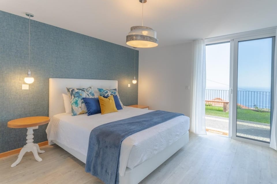 Bed, Bedroom, Sea view