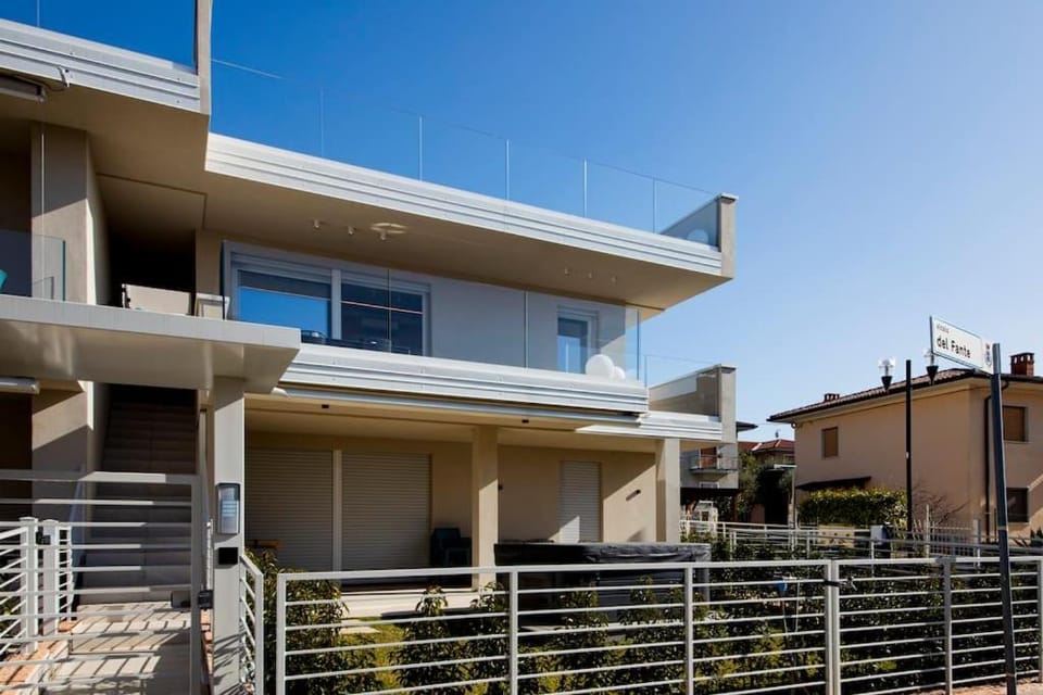 Luxury House - Small Heated Pool Apartment in Bardolino